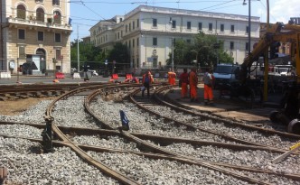 Doppia diramazione tramviaria tra Viale Manzoni e Via Emanuele Filiberto (Roma - Italia)